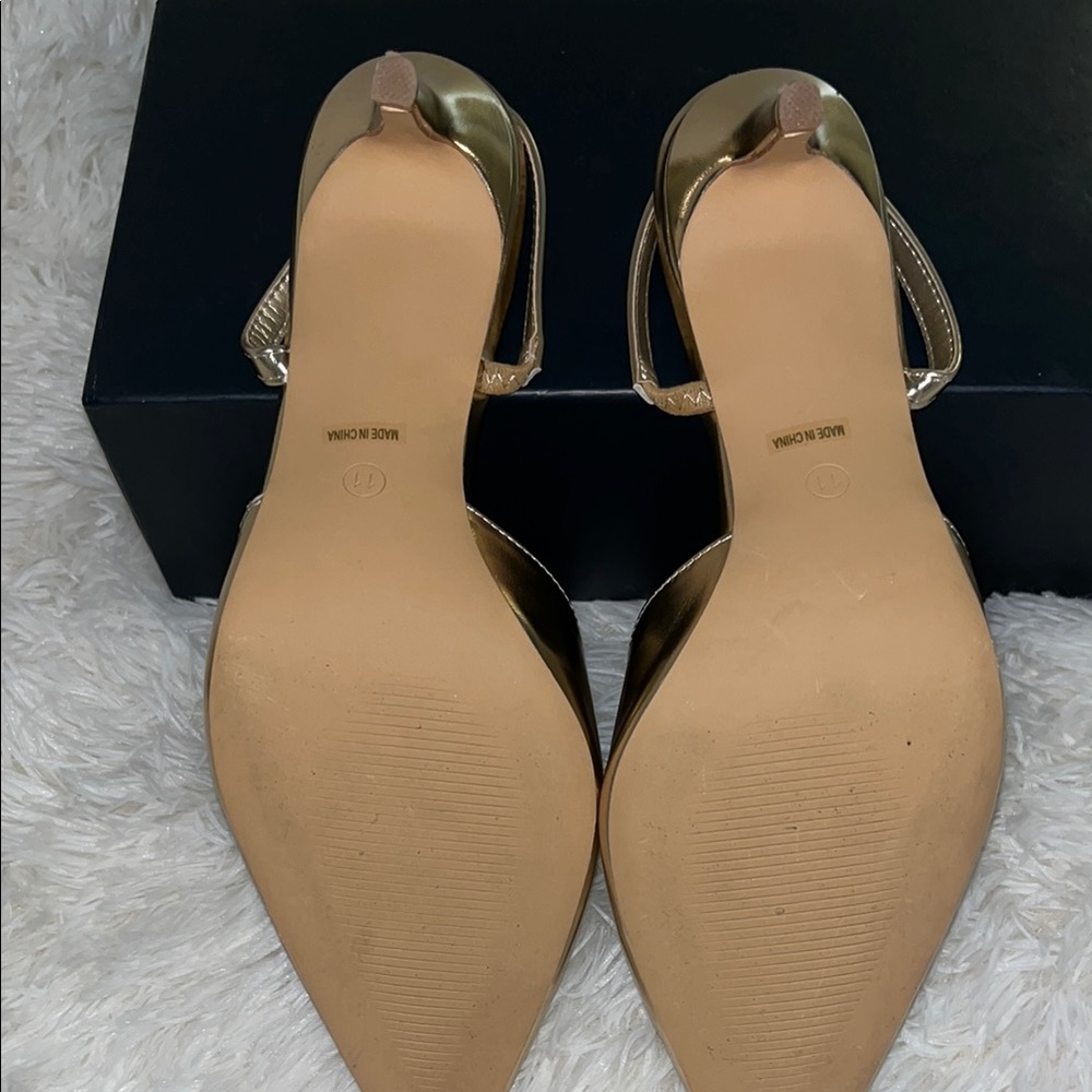 Elegant Gold Pointed-Toe Heels – Worn Only Once! ✨ - Picture 6 of 7